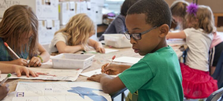 rentrée des classes en confiance grâce aux histoires lues par l'application d'histoires pour enfants La Boîte à Rêves